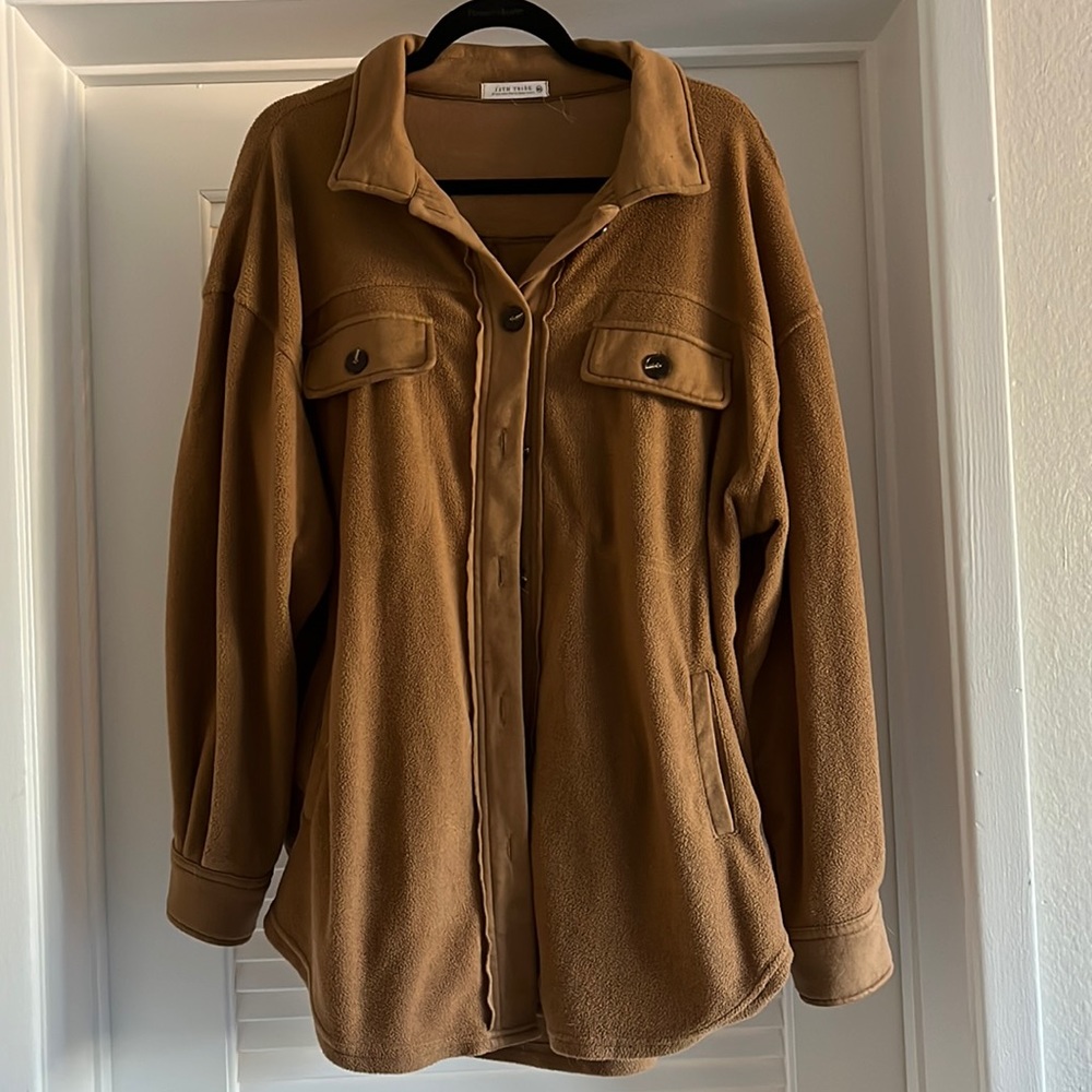 Oversized light brown fleece shacket